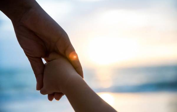 クリスマスが近くなると思い出すこと　自分のこの両手で何ができるのか