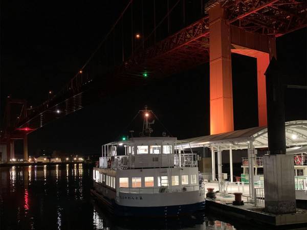 片道３分間の船に、１７時間乗り続けると…　その様子に「猛者だ」