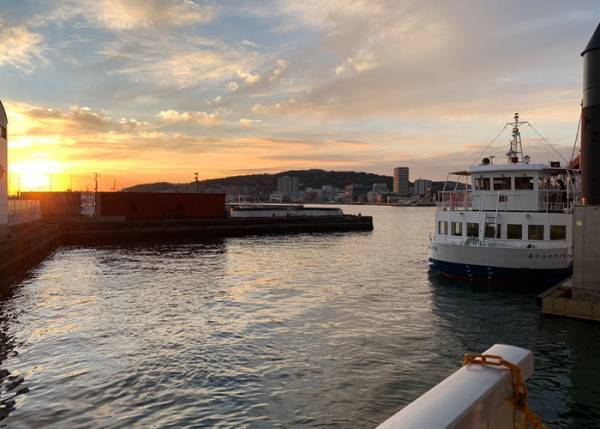 片道３分間の船に、１７時間乗り続けると…　その様子に「猛者だ」