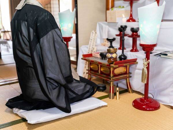 法事中に子供が騒ぎ出し…？　僧侶の対応に「素敵すぎる」の声