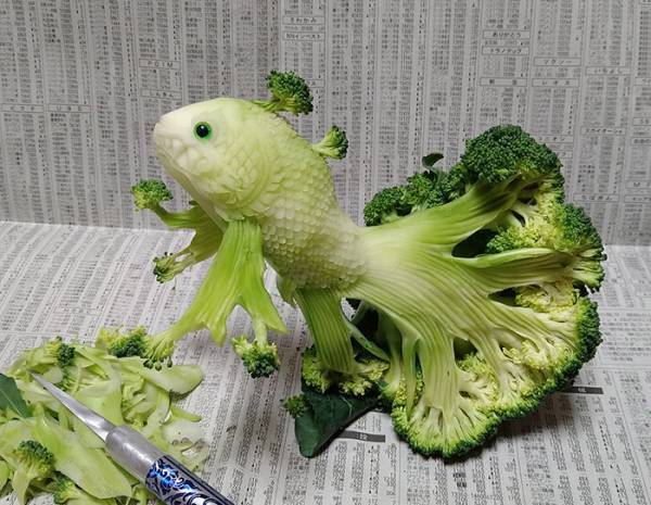 ブロッコリーを彫った作品に「天才現る」　ナイフ１本で生まれたのは…