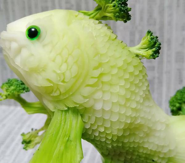 ブロッコリーを彫った作品に「天才現る」　ナイフ１本で生まれたのは…