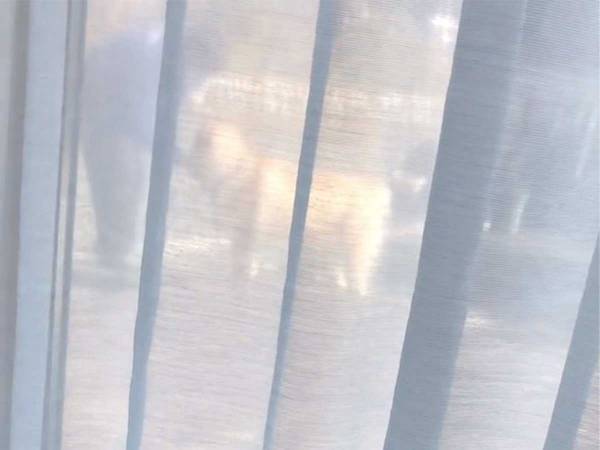 「ほほ笑ましい…！」　配達員に遊んでもらうハスキーがかわいすぎると話題に