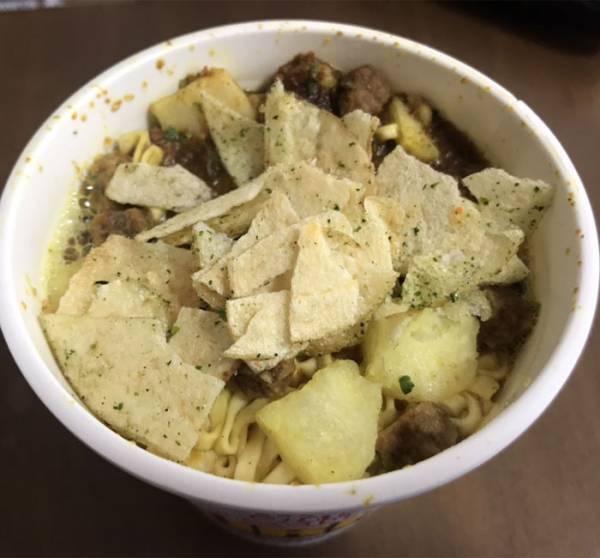 ポテトチップスをさらにおいしく食べるレシピに「カロリーが爆発しそう…！」