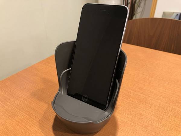 セリアのスマホスタンドおすすめ７選！　折りたたみ、アーム式などをご紹介