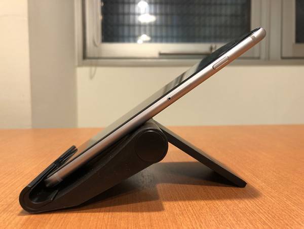 セリアのスマホスタンドおすすめ７選！　折りたたみ、アーム式などをご紹介