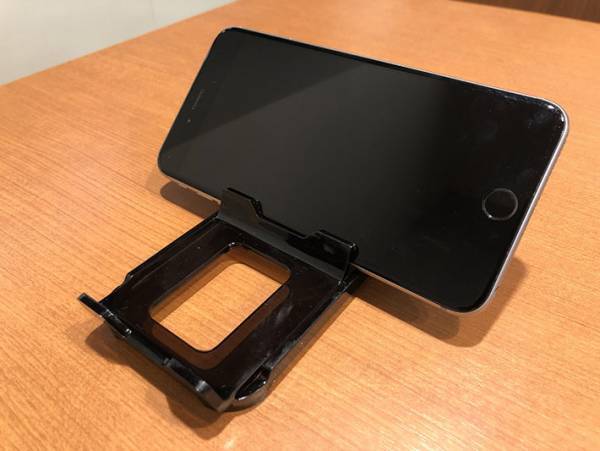 セリアのスマホスタンドおすすめ７選！　折りたたみ、アーム式などをご紹介