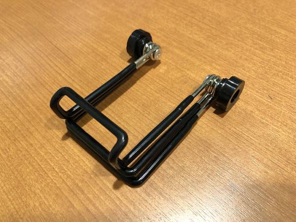 セリアのスマホスタンドおすすめ７選！　折りたたみ、アーム式などをご紹介