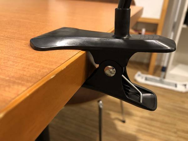 セリアのスマホスタンドおすすめ７選！　折りたたみ、アーム式などをご紹介