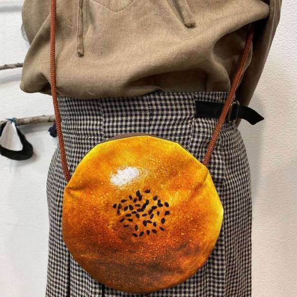 ツッコミも忘れてしまうほどの、クオリティ！　腰にぶら下がっているのは？