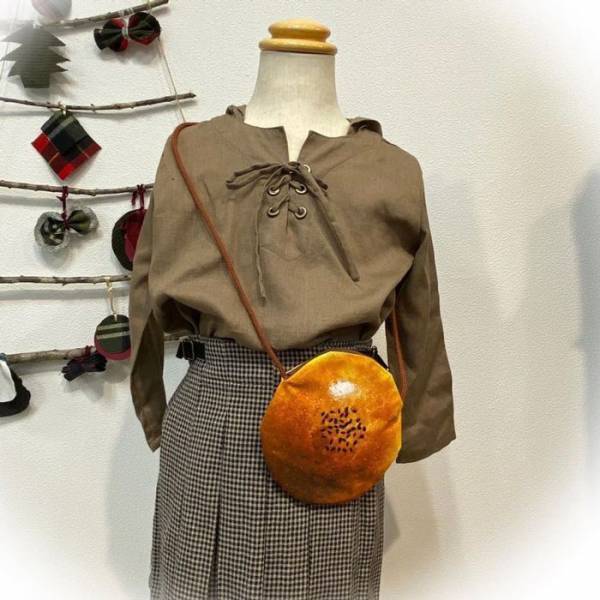 ツッコミも忘れてしまうほどの、クオリティ！　腰にぶら下がっているのは？