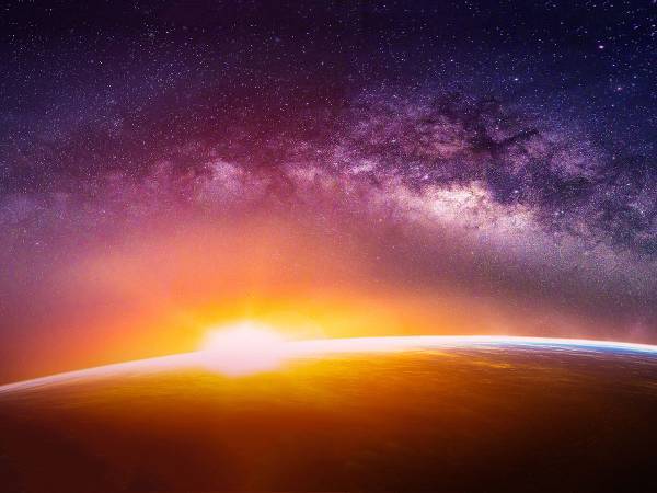 「なぜか涙が」　前澤友作撮影、地球を一周する様子をおさめた動画に反響