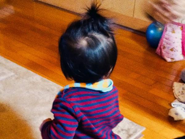 初めて子供が立った瞬間の『両親の姿』が話題に　「爆笑した」「あるある」