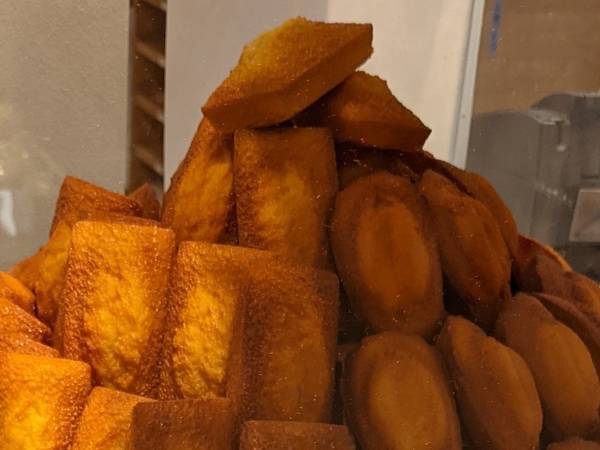 『シャトレーゼ』で夫が勘違い！　こちらの積みあがった状態を見て？