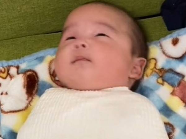 「お風呂上がりを頼んだらこうなった」　赤ちゃんの姿に、「理解できると笑った！」