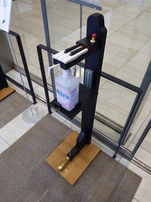 「芸が細かい」「ナイスアイディア！」　ヤマハの『消毒液スタンド』が話題に