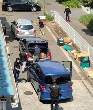 新しい買い物の形で生産者を応援　ドライブスルーで新鮮野菜をゲット