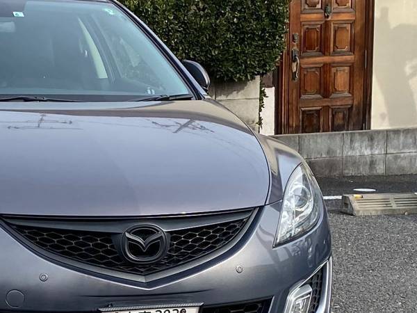 「盗むつもりか？」　白昼堂々、車の周りをウロウロする怪しい影の正体とは