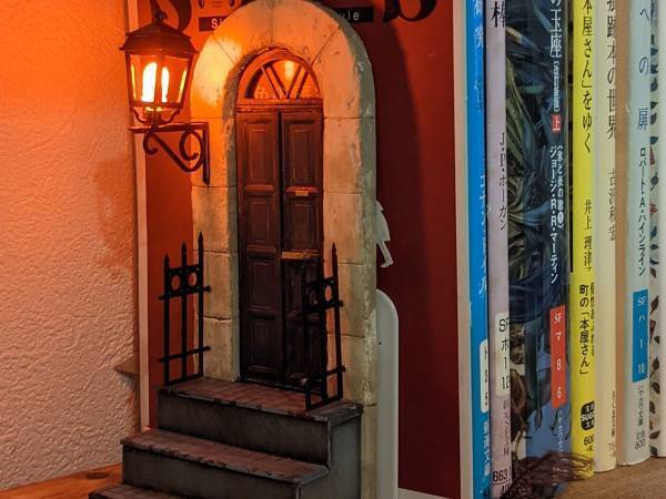 この扉の先は…？　Twitterに投稿された写真に「素敵すぎる」と反響上がる