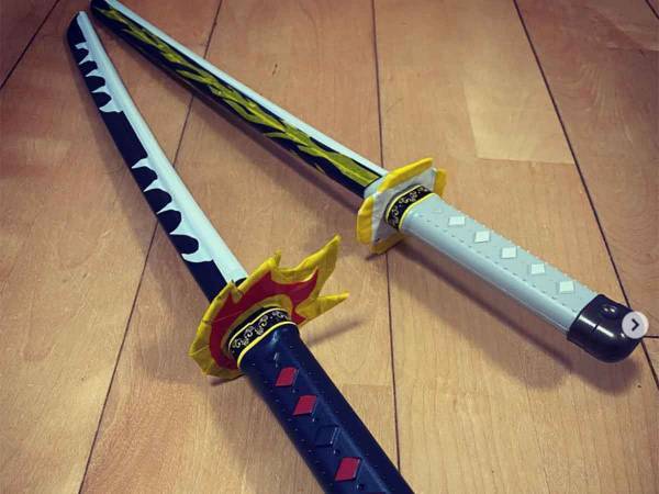 ダイソーの刀で！総製作費３３０円の『日輪刀』に感動の声