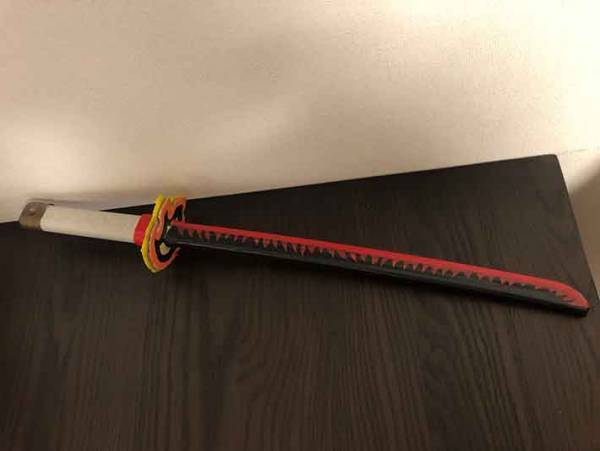 ダイソーの刀で！総製作費３３０円の『日輪刀』に感動の声