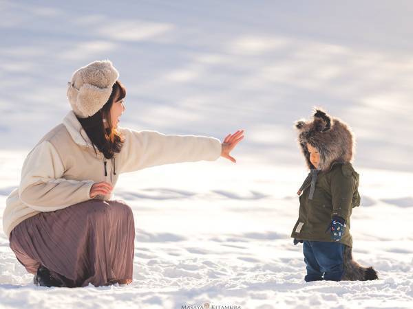 「愛おしすぎる」「ニヤニヤが止まらない」　転んでしまった息子に手を差し伸べ…？