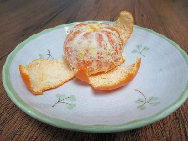 ミカンの白い繊維『取る派』に朗報！！超簡単に取る方法とは