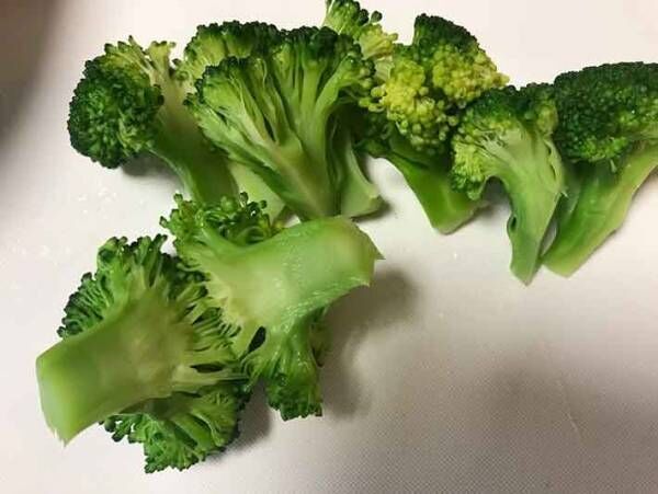 目から鱗 知ってトクするブロッコリーの崩れない切り方とは 21年1月25日 ウーマンエキサイト 1 2 目から鱗 知ってトクするブロッコリーの崩れない切り方とは 21年1月25日 ウーマンエキサイト 1 2