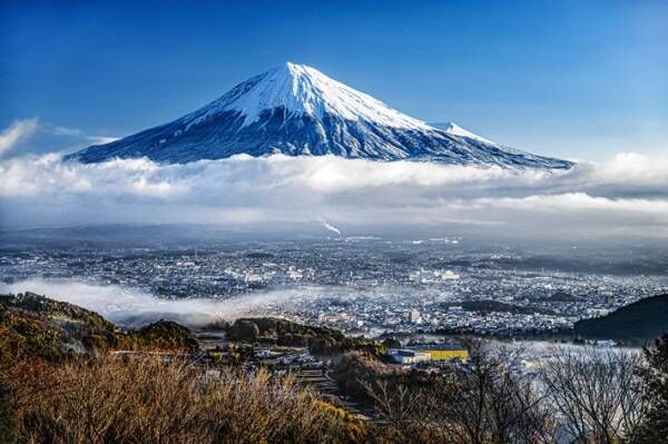 「待望の美しい雪化粧の富士山」　郷土愛あふれるカメラマンの１枚に反響