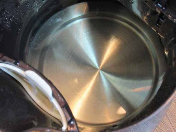 こんなにゴッソリ！？電気ポットの汚れが簡単に取れる方法とは