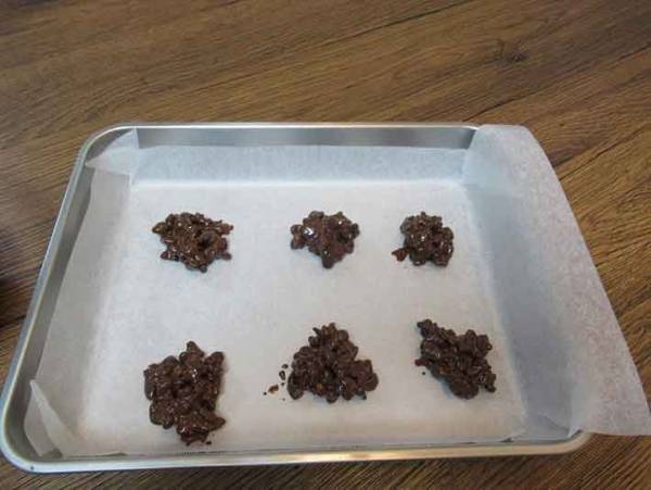 材料費１５０円！？バレンタインの手作りにぴったり チョコレートクランチの作り方とは