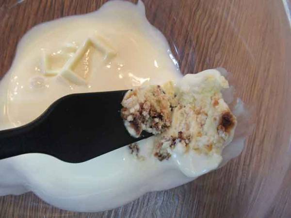 材料費１５０円！？バレンタインの手作りにぴったり チョコレートクランチの作り方とは