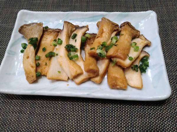 簡単でおいしい！ お酒のお供にピッタリ！ キノコだけで作れるおつまみを作ってみました！