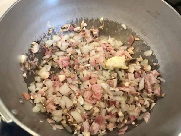 今夜の食卓に加えたい！絶品クラムチャウダーが５分で作れるのでやってみた