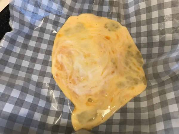 クッキングシートで調理！炭酸水でふわとろオムライスを作ってみた