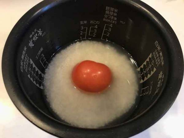 クッキングシートで調理！炭酸水でふわとろオムライスを作ってみた