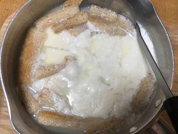 あるものを入れるだけで！トロトロの湯豆腐の作り方