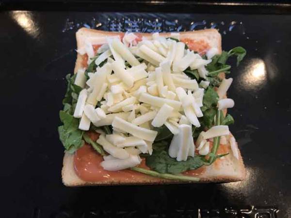 まるでお店の味 セブンイレブンの食材で作るピザトーストが美味しすぎる