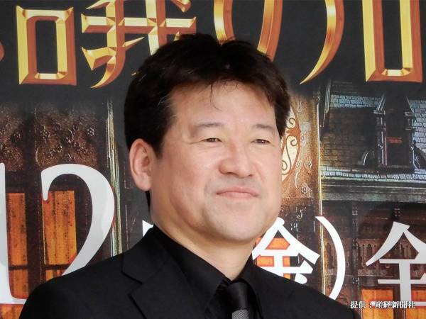 ガラケーが故障した佐藤二朗　その後の行動に、吹き出す