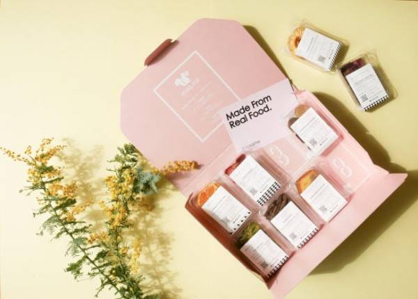 定期的に届く、８つのおやつ　自分へのごほうびにぴったり