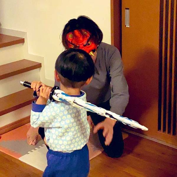 豆まきをする親子を撮影した１枚に「笑った」「追い出されるだけじゃ済まない」