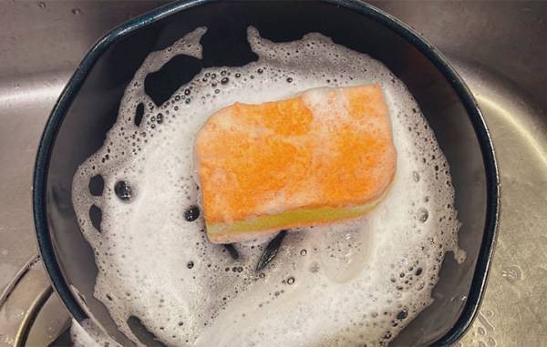 「早く知りたかった」「やってみる」　料理人がすすめる『カレー鍋の洗い方』に反響