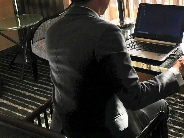 ホテルに毎日１２時間滞在　快適すぎる『テレワーク』のスタイルが可能に！