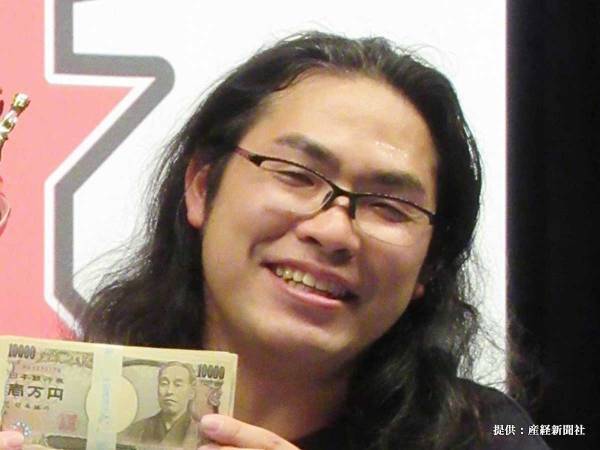 髪に『霧吹き』をかけ続けると？　衝撃の１枚に７万人がクスッ