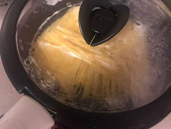 災害時に覚えておくと便利！『蒸しパスタ』の作り方とは？