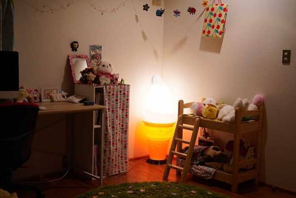 女性の部屋に『うずまき型の照明』　これ、実は？