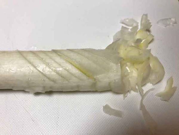 目からウロコ！長ネギのみじん切りはこの方法だとキレイに切れます