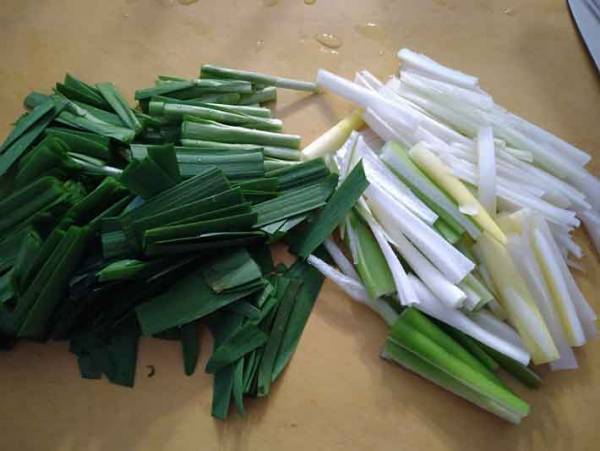 箸が止まらない 切って混ぜて寝かせるだけの『悪魔のニラネギ』を作ってみました！