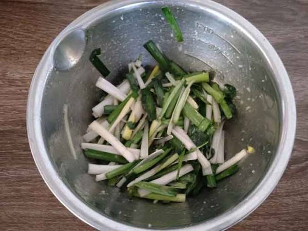 箸が止まらない 切って混ぜて寝かせるだけの『悪魔のニラネギ』を作ってみました！
