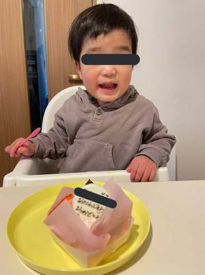 誕生日ケーキを見た子供を撮影した『１枚』が、まるでコント